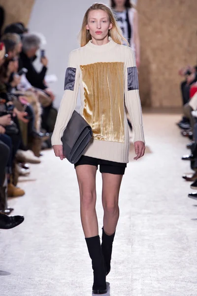 Look 24